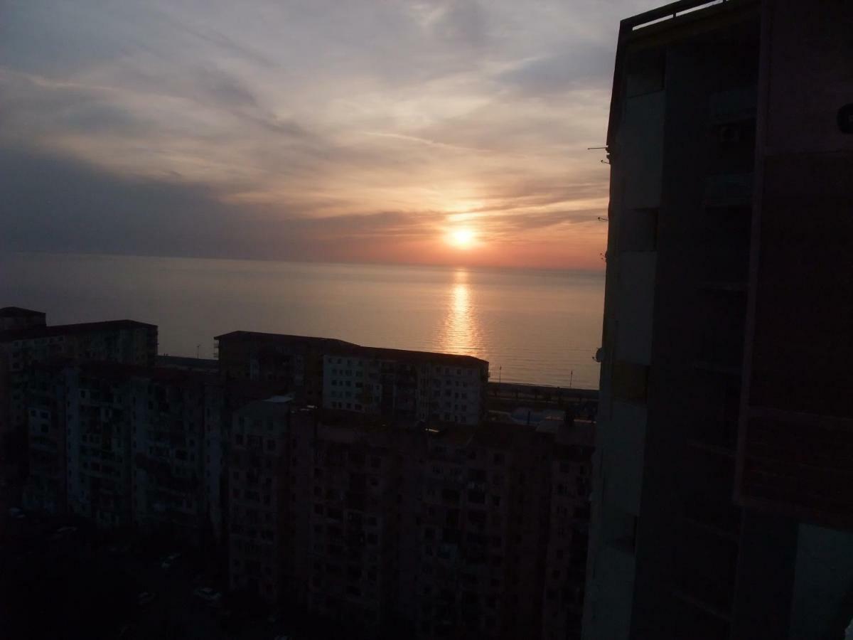 Apartment With Black Sea View Batumi Kültér fotó
